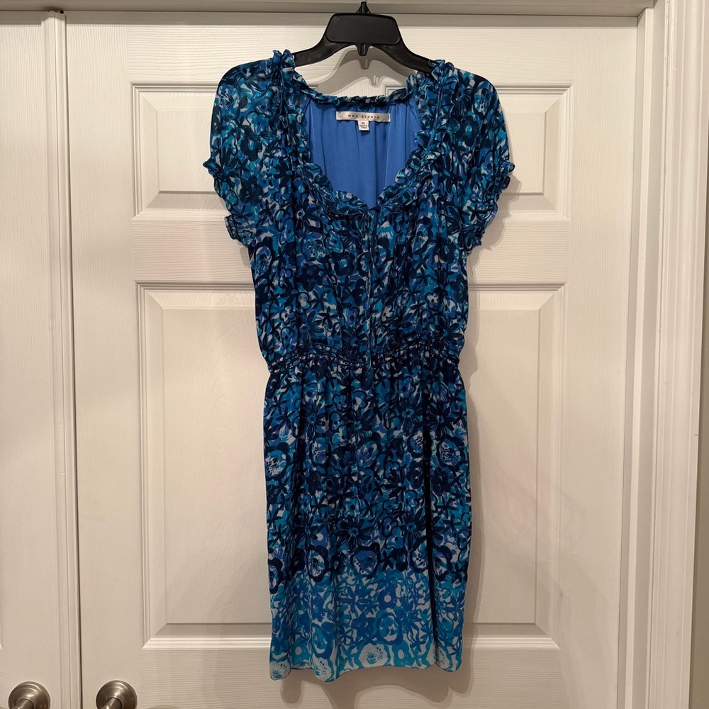 Max Studio blue floral cinched waist short sleeve dress Size Medium
